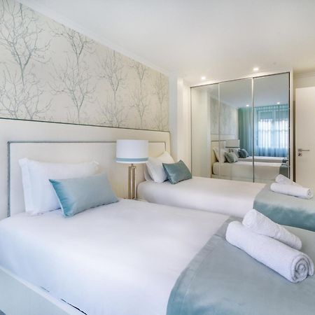 Whome City Chic Escape: Your Stylish Haven In Downtown Lisbon Luaran gambar
