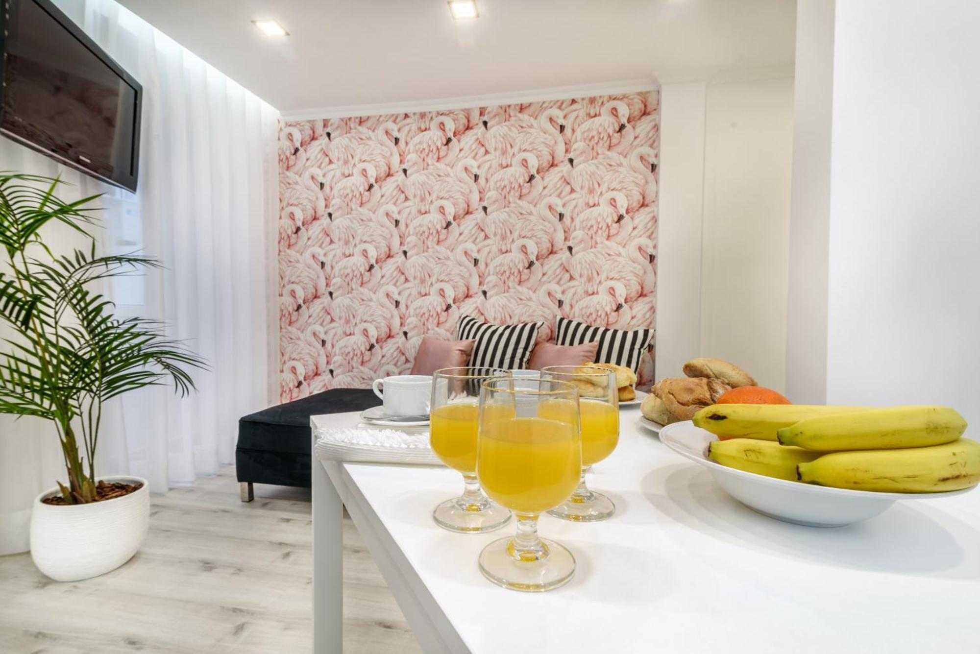 Whome City Chic Escape: Your Stylish Haven In Downtown Lisbon Luaran gambar