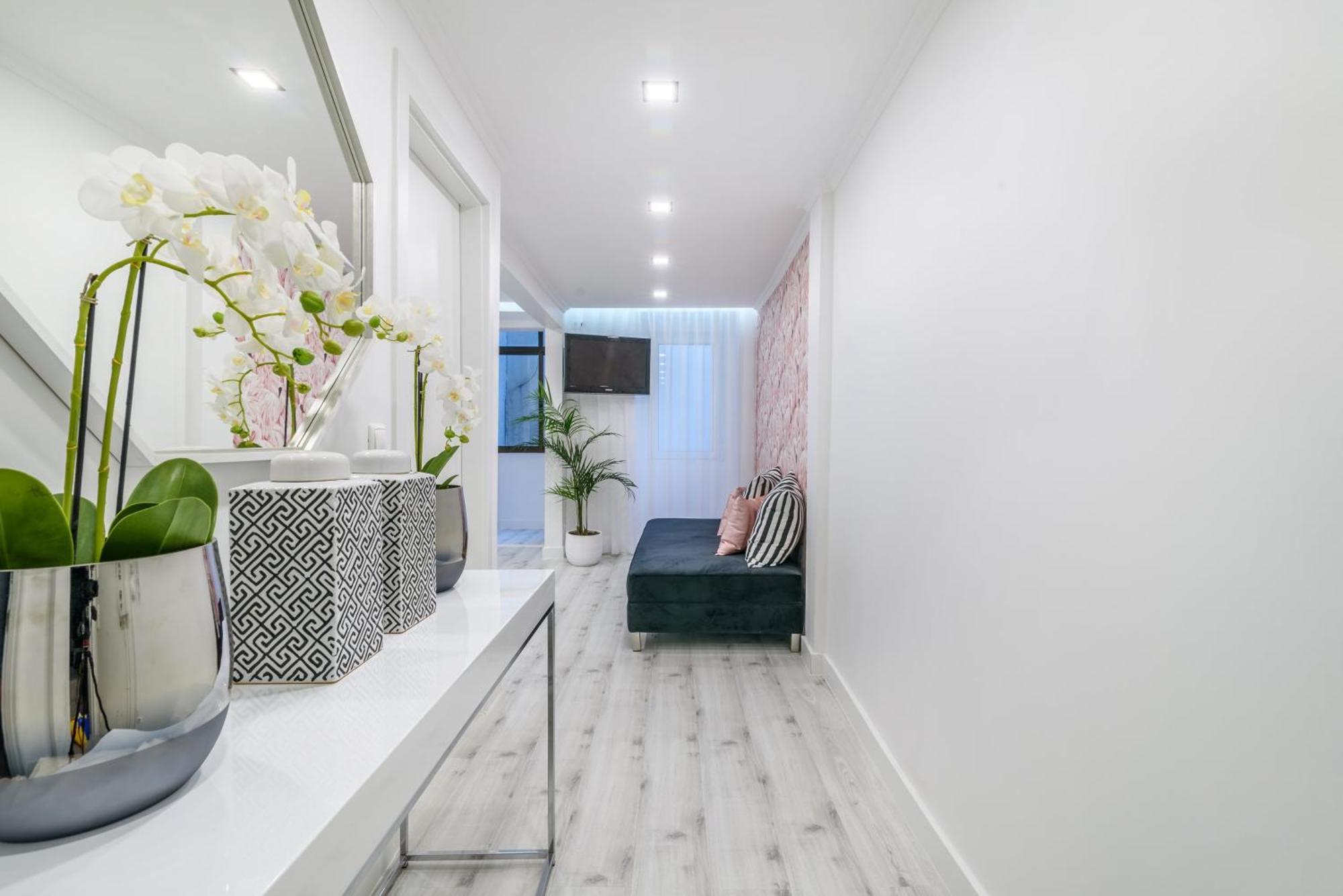 Whome City Chic Escape: Your Stylish Haven In Downtown Lisbon Luaran gambar